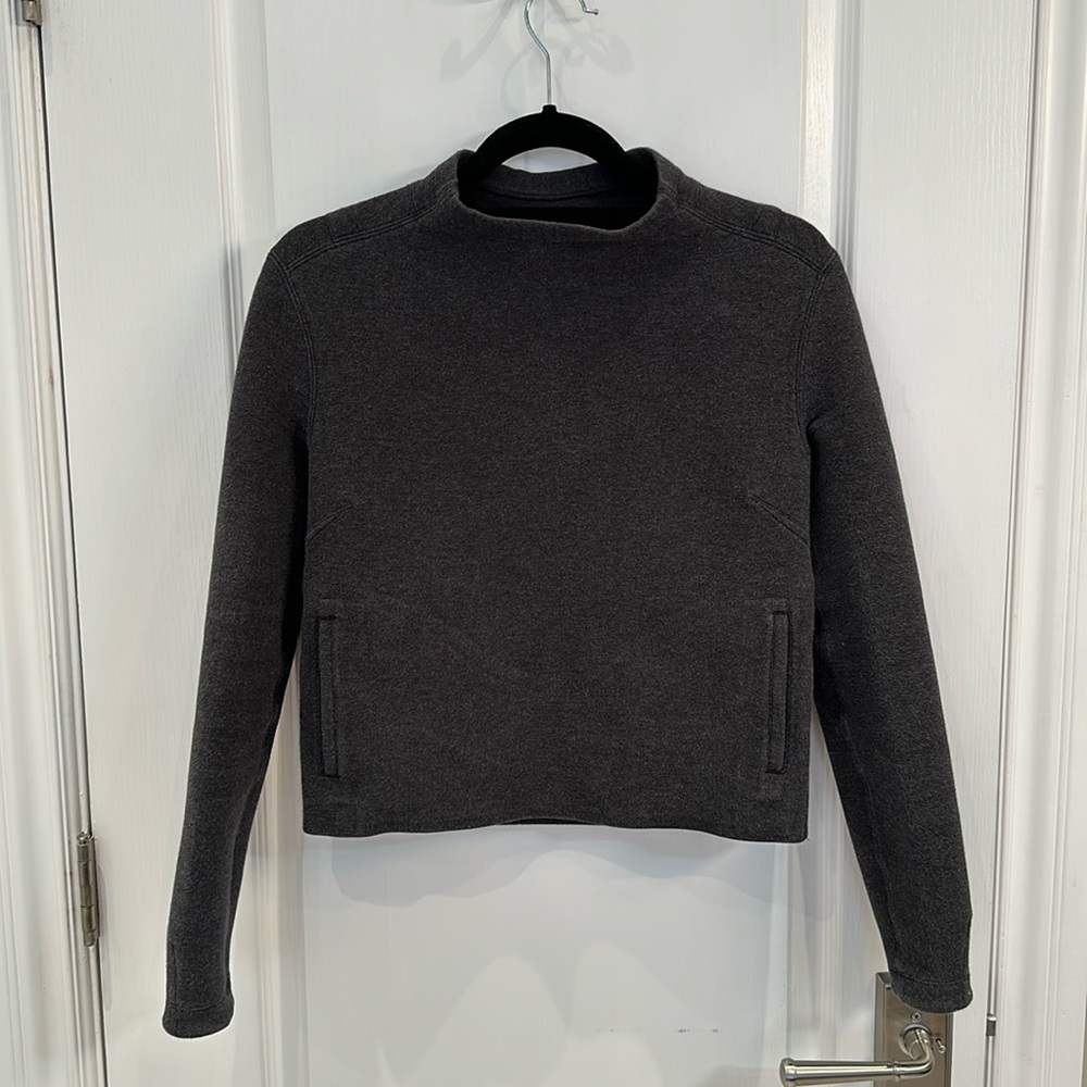Lululemon top